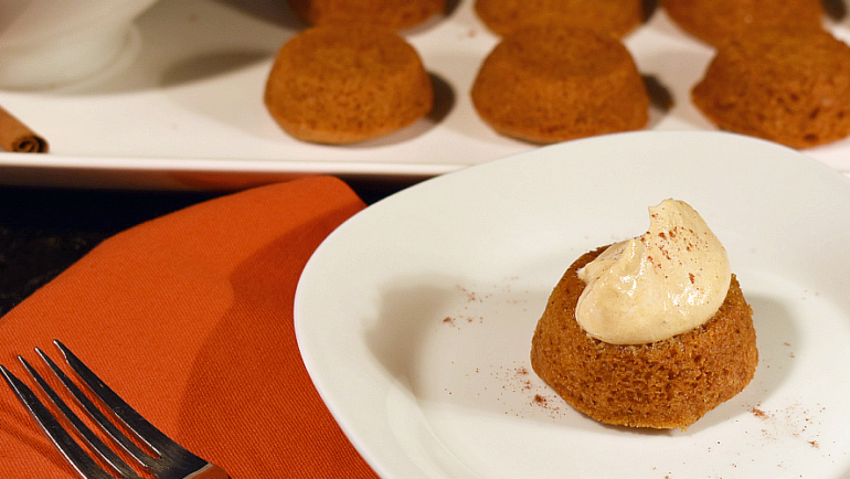 Gingerbread Thimble Cake