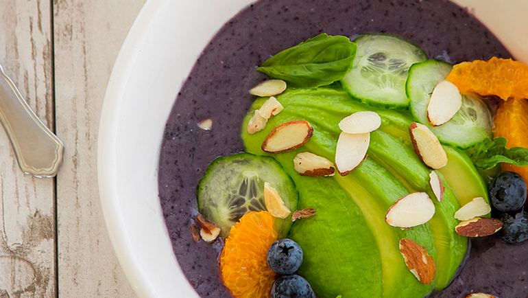 Zesty Avocado & Blueberry Smoothie Bowl