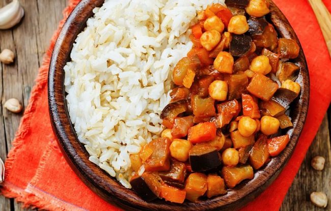 chickpea curry dish with rice