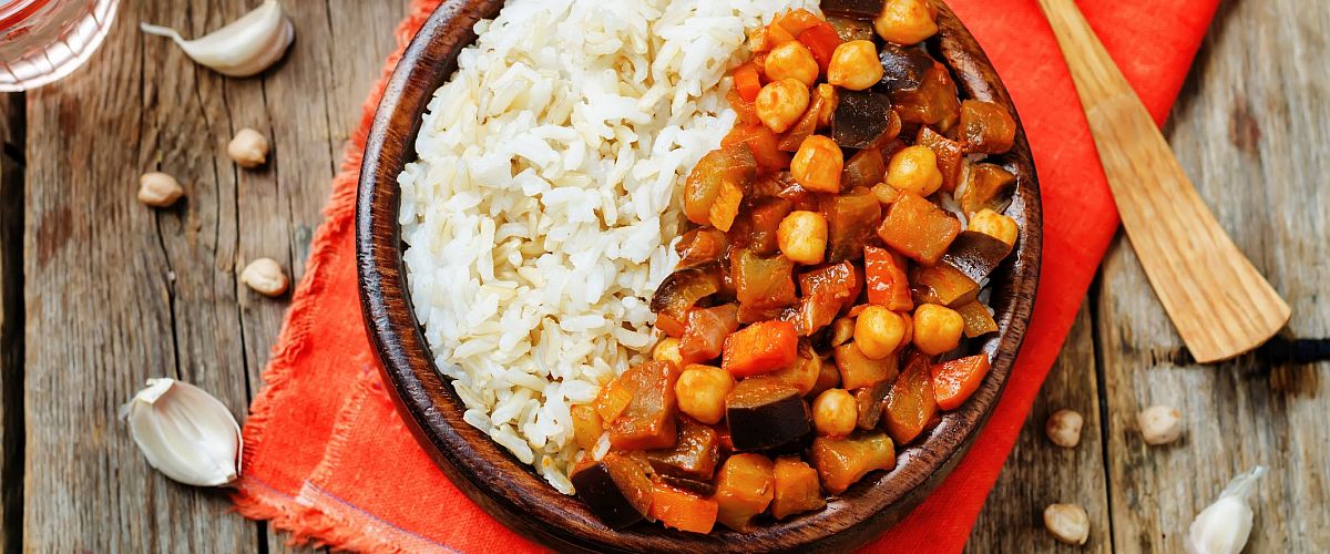 chickpea curry dish with rice