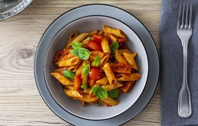 pasta with tomatoes and basil