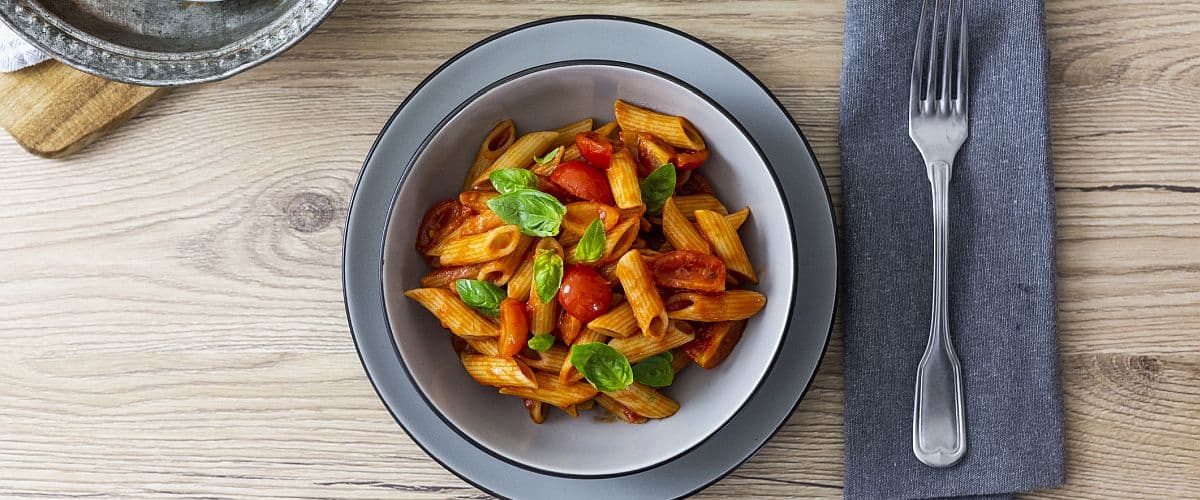 pasta with tomatoes and basil